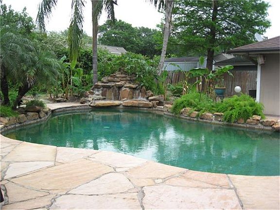 2nd image of 4005 Ecuador Dr