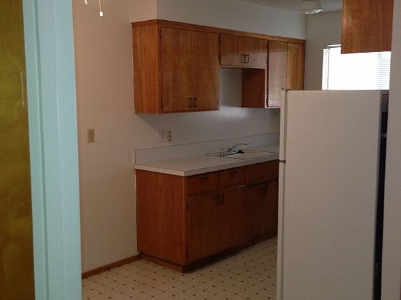 Versatile kitchen with adjoining breakfast nook