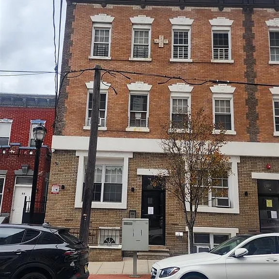 812 22nd St #3R — Photo 1