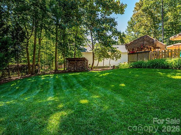 5th image of 5232 Begonia Dr