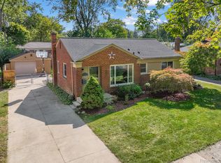 9950 Henry Ruff Rd, Livonia, MI 48150