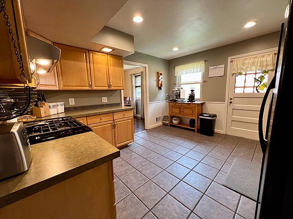 4th image of 3730 Moonridge Dr