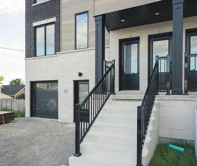 180 Prince St W #1 — Photo 2