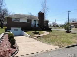 956 Fontaine Pl, Saint Louis, MO 63137