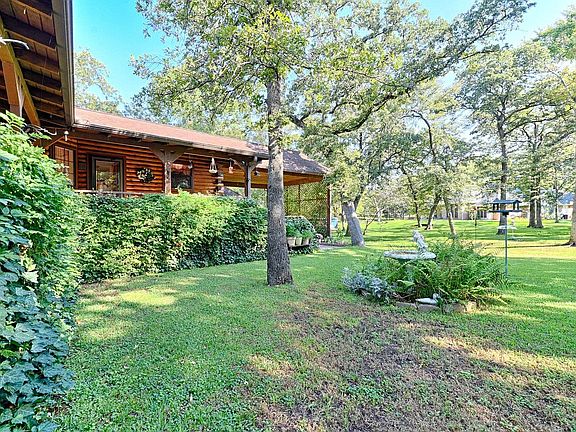 5th image of 105 Santee Dr