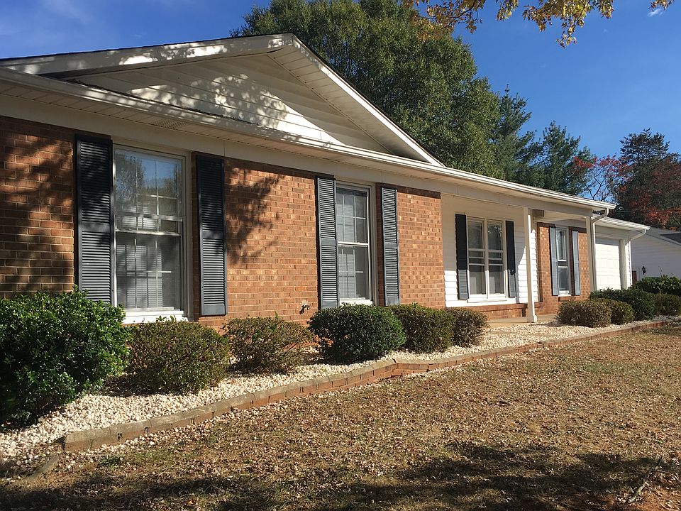 2nd image of 112 Stokes Forest Dr