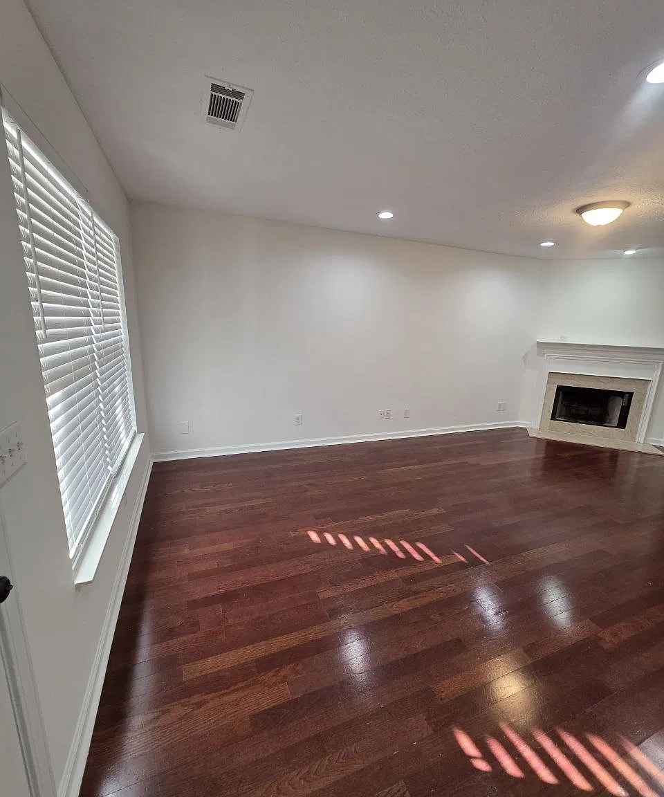 2 bed, 2.5 bath, 1216 sqft, $1,950 — Photo 3