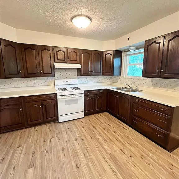 7602 Elton St — Photo 15