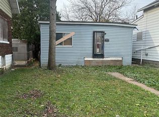 1679 Highland Ave, Windsor, ON N8X 3R9