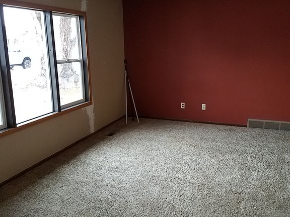 3rd image of 1207 S Buffalo
