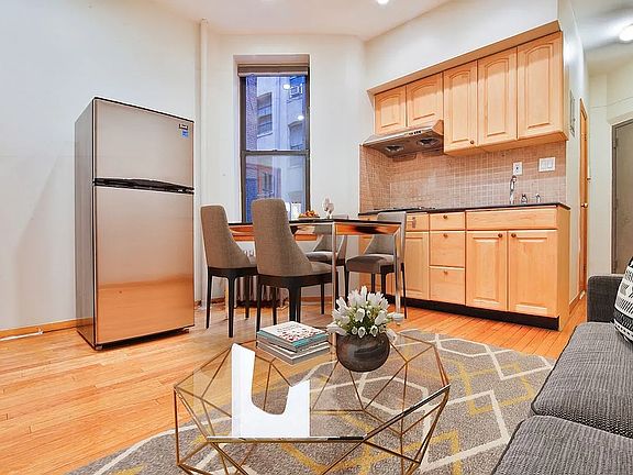 4th image of 167 Mott St APT 1B