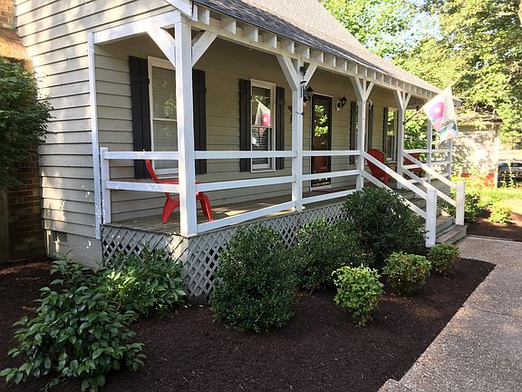 Nice landscaping, aggregate sidewalk