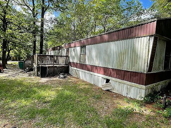 3rd image of 2213 Applewood Dr
