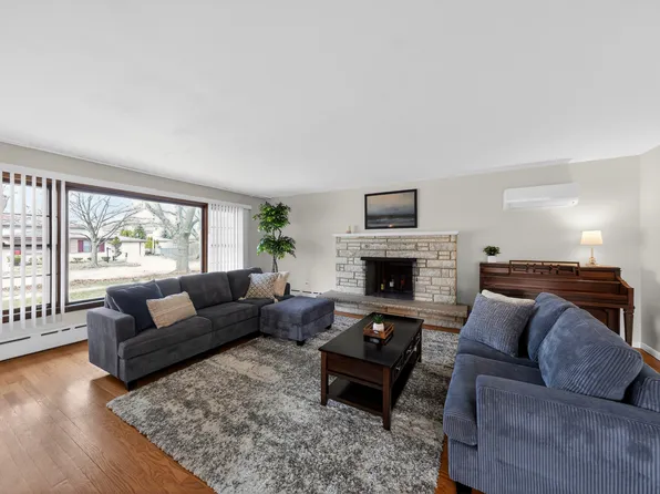 8509 N Ozanam Ave, Niles, IL 60714