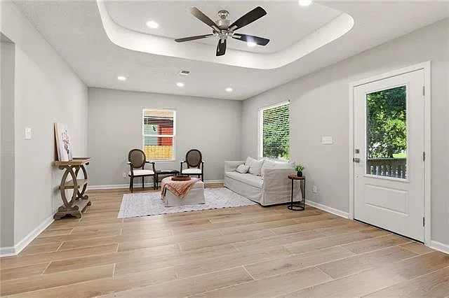 3 bed, 2.0 bath, 1341 sqft, $2,200 — Photo 3