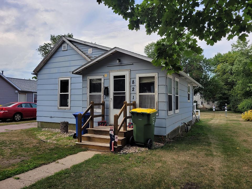 821 W Main St, Pipestone, MN 56164 | Zillow