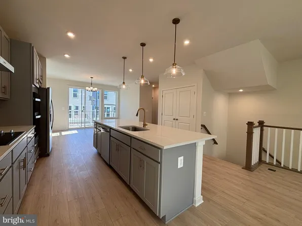 18024 Alicia Ave, Dumfries, VA 22026