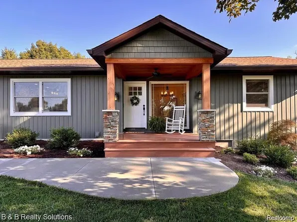 5796 Fish Lake Rd, North Branch, MI 48461
