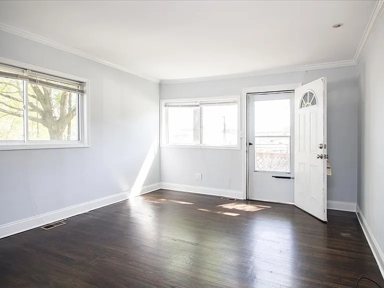 1096 Herndon St NW #B — Photo 10