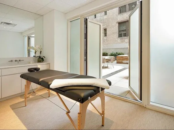 300 East 23rd Street image 14 of 14