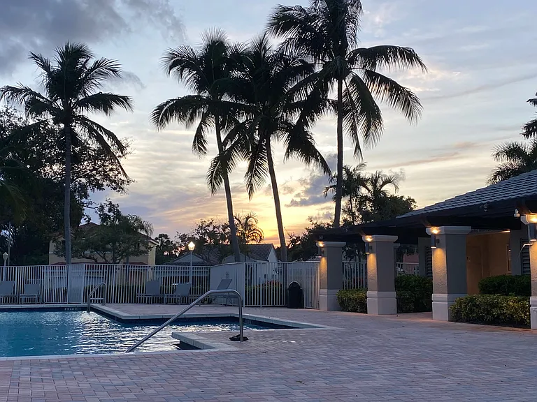 Madeira Dr — Photo 4