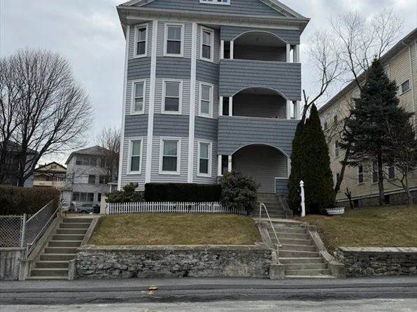 49 Perry Ave, Worcester, MA 01610