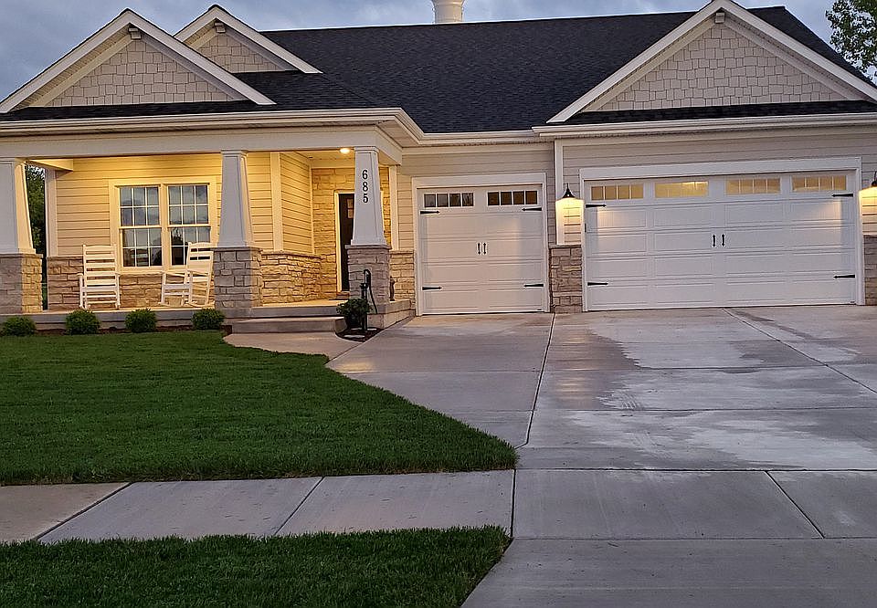 2nd image of 685 Greenfield Rd