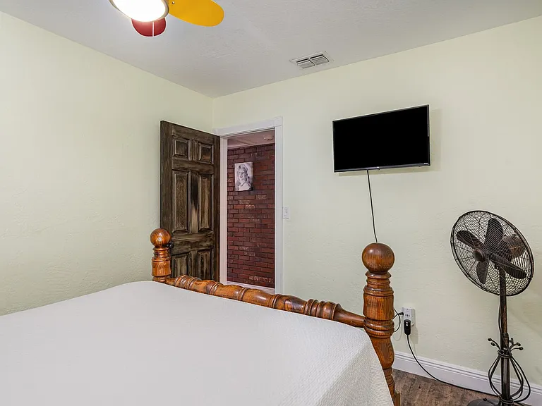 305 Sharon Dr — Photo 19