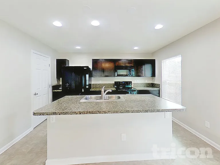 1352 Biscayne Grove Ln — Photo 6
