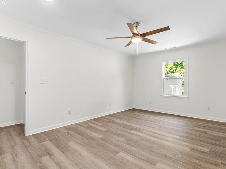 320 Clay St — Photo 21