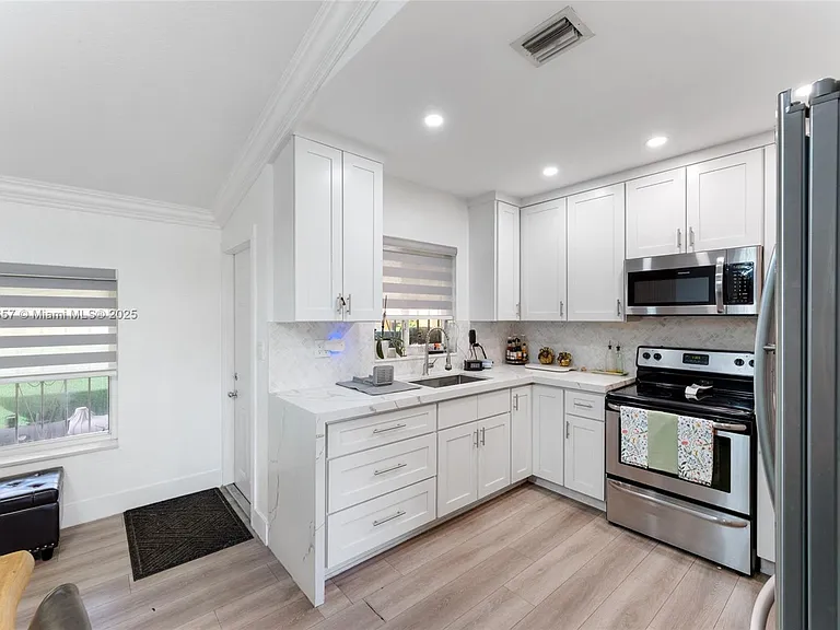 820 SW 17th Ave #1 — Photo 11