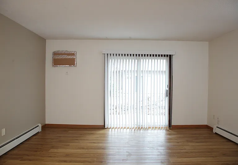 637 13th St S #14 — Photo 3