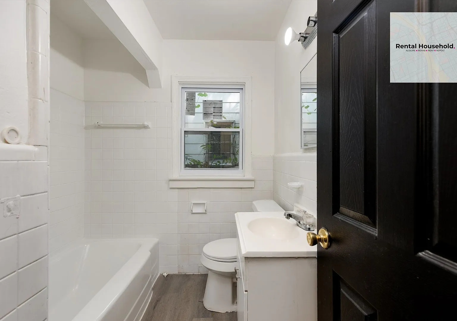 Cozy & Comfortable 2 Bedroom Home-Move In Ready!! — Photo 3