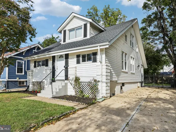 5705 Ager Rd, Hyattsville, MD 20782