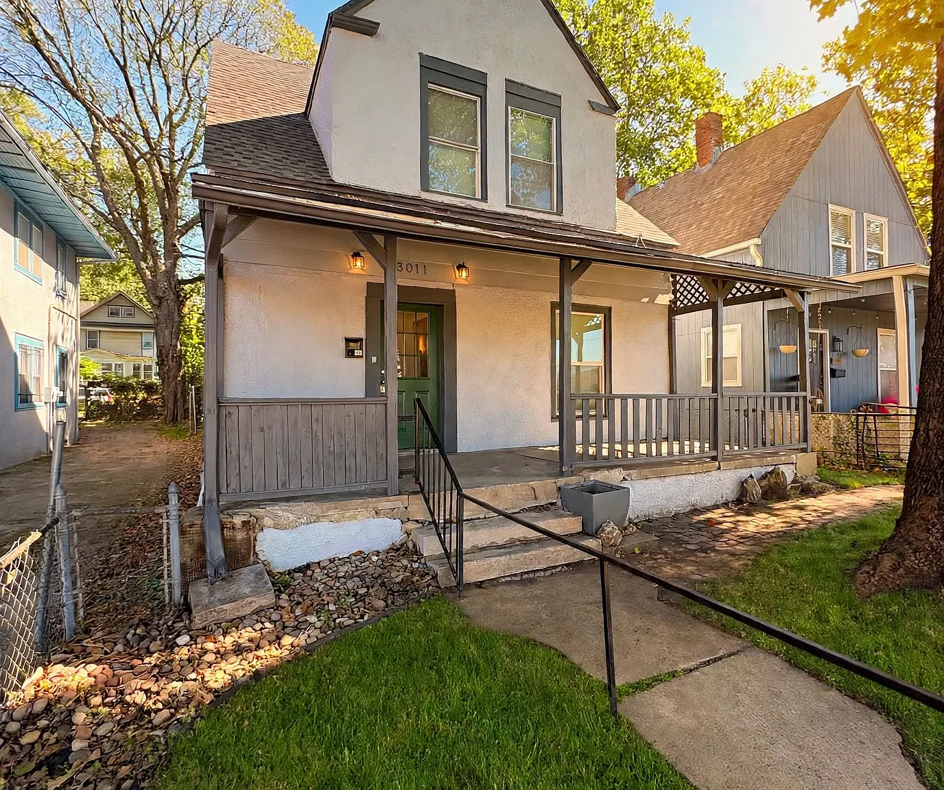 5 bed, 2127 sqft, $2,345 — Photo 1