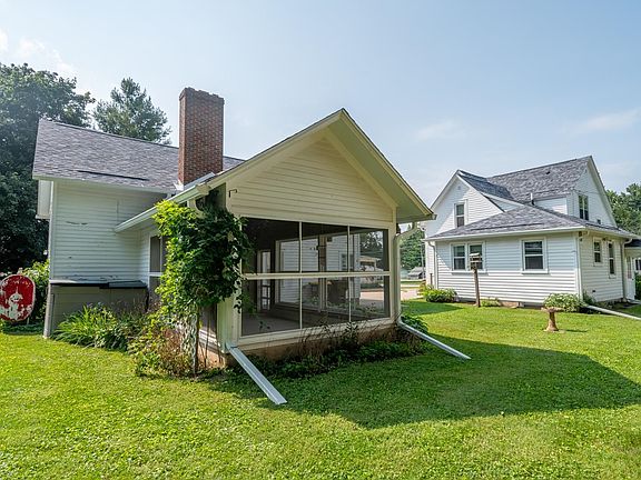 2nd image of 109 W Main St