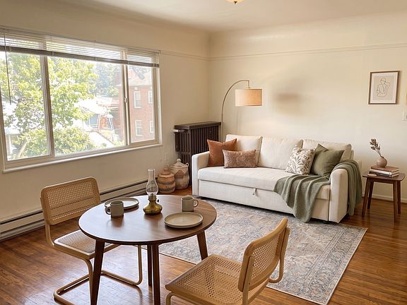 3rd image of 6209 1/2 15th Ave NW #301