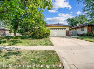 8526 W Bekemeyer Ln, Wichita, KS 67212