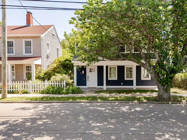 616 Main St #B, Greenport, NY 11944