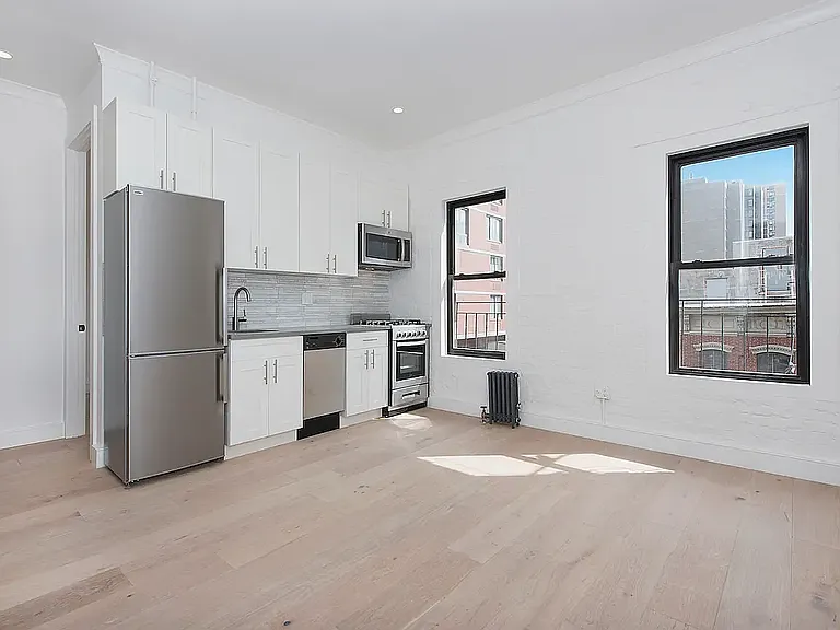 245 E 30th St #63 — Photo 1