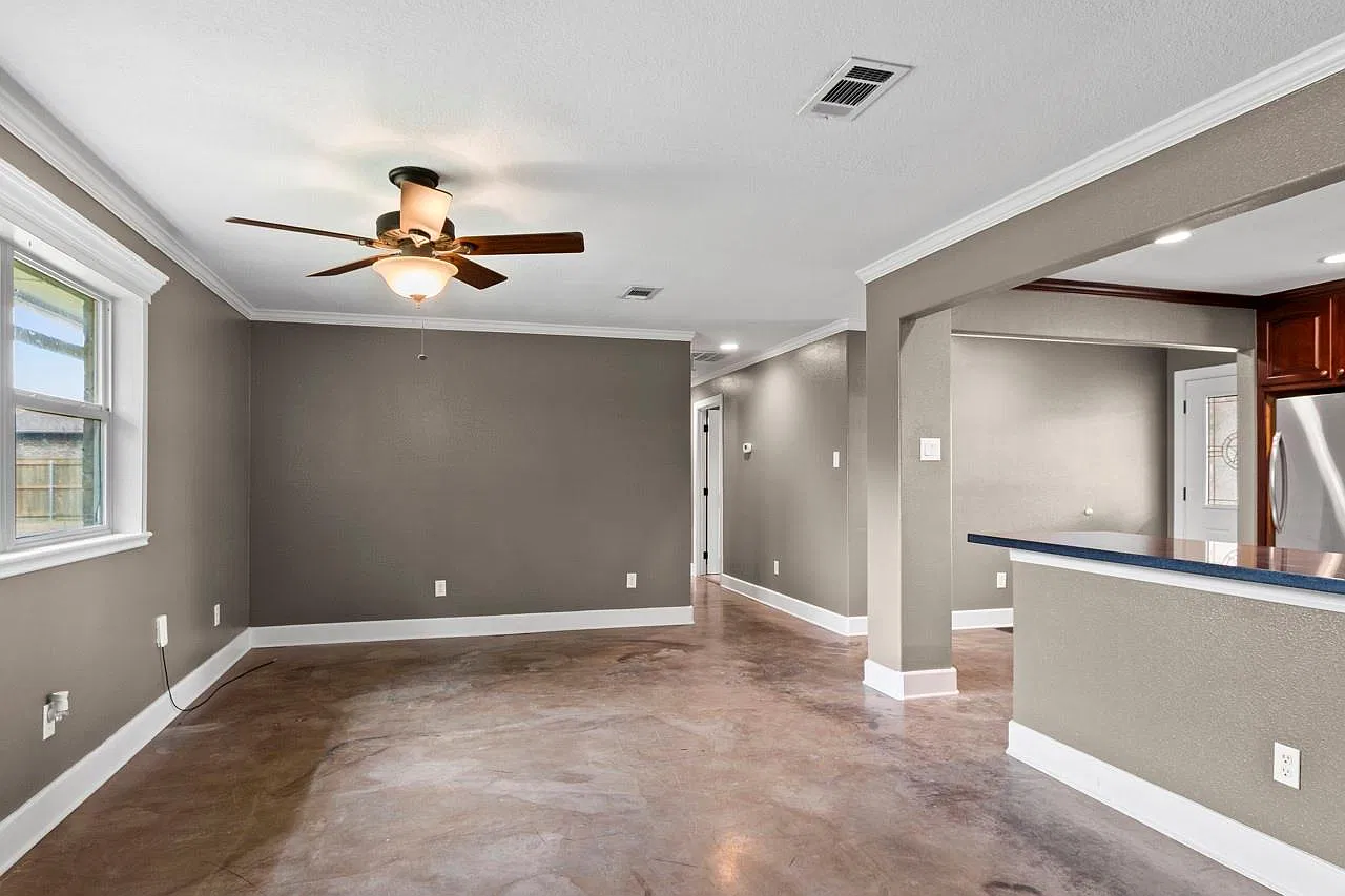 3 bed, 2.0 bath, 1230 sqft, $2,350 — Photo 4