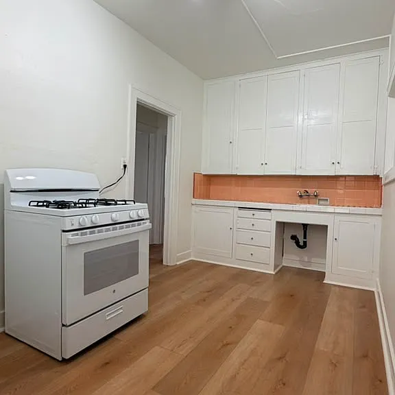 2533 University Ave #9 — Photo 3