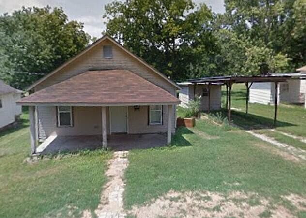 2nd image of 1835 E Boswell St