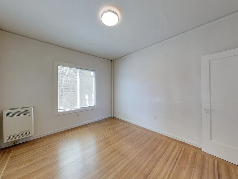 2030 Dwight Way — Photo 23