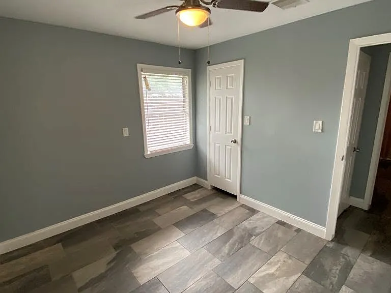 8410 Sonneville Dr — Photo 10