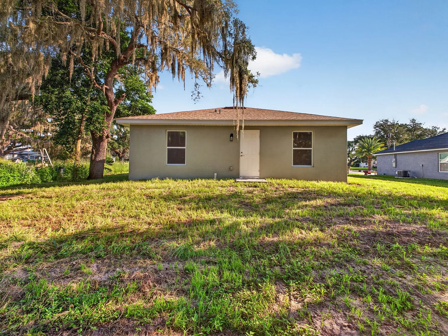 3 bed, 1281 sqft, $2,025 — Photo 3