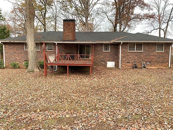3rd image of 488 Dogwood Dr
