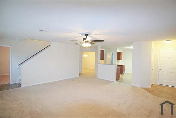 5 bed, 2695 sqft, $3,500 — Photo 2