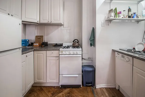 Rented by Halstead Real Estate | media 16