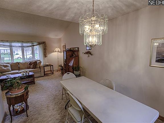 4th image of 432 Riverdale Dr